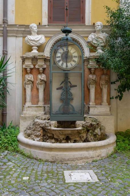 Discover The Pantheon From The Berardi Studio Flat Dış mekan fotoğraf